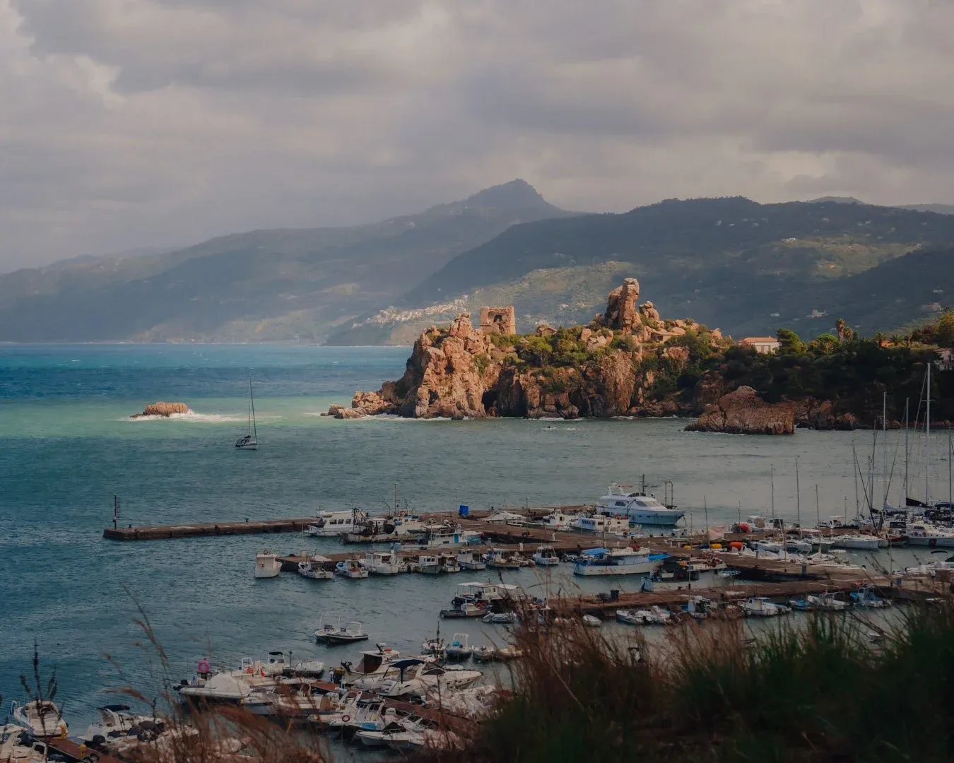De haven van Cefalù